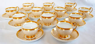 TASSE ET SOUTASSE ROYAL KING12 PCS